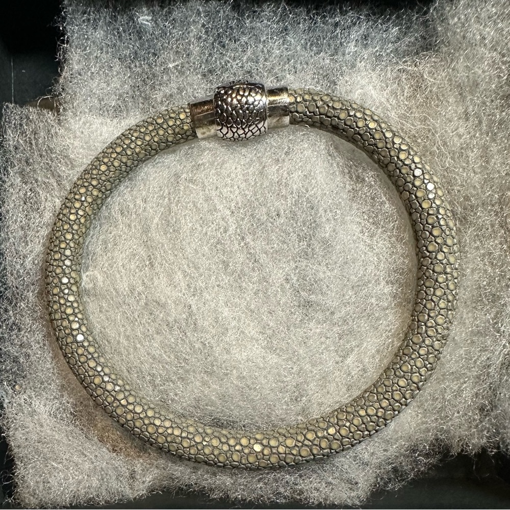 Stingray leather bracelet-Gray